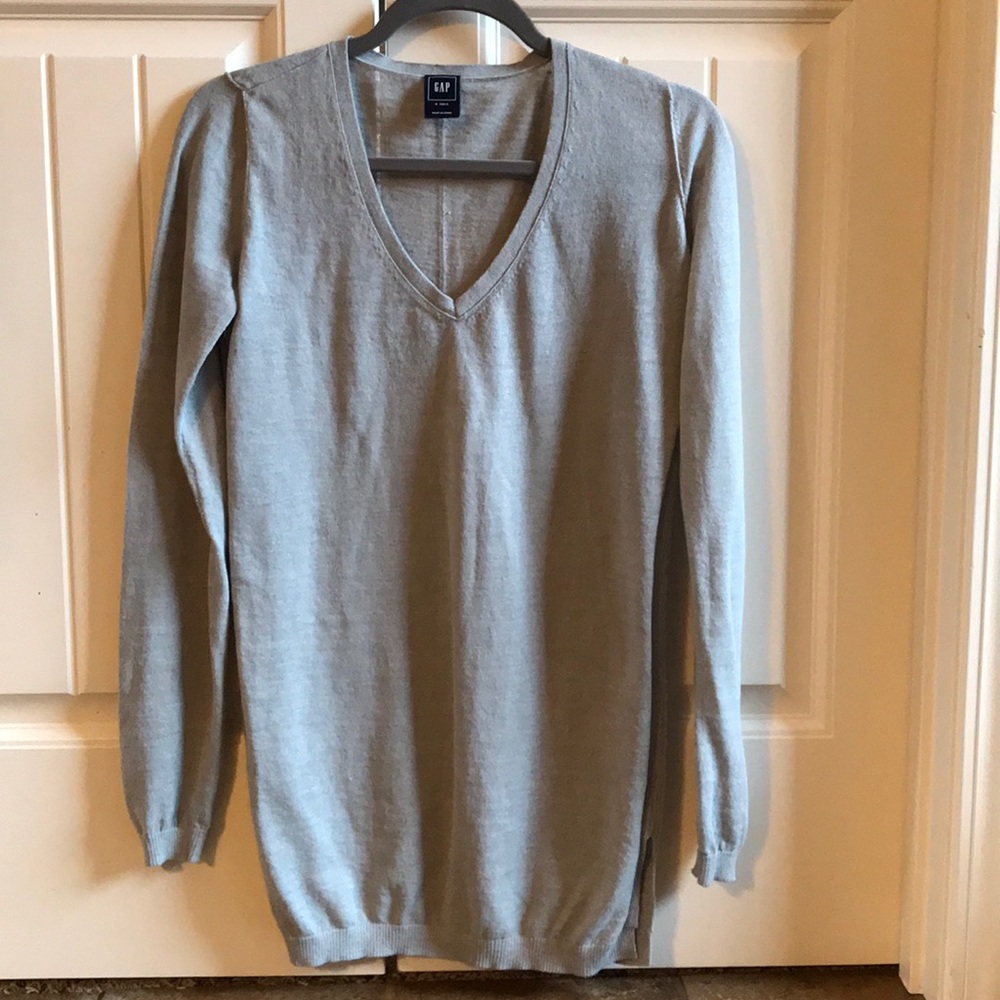GAP sweater